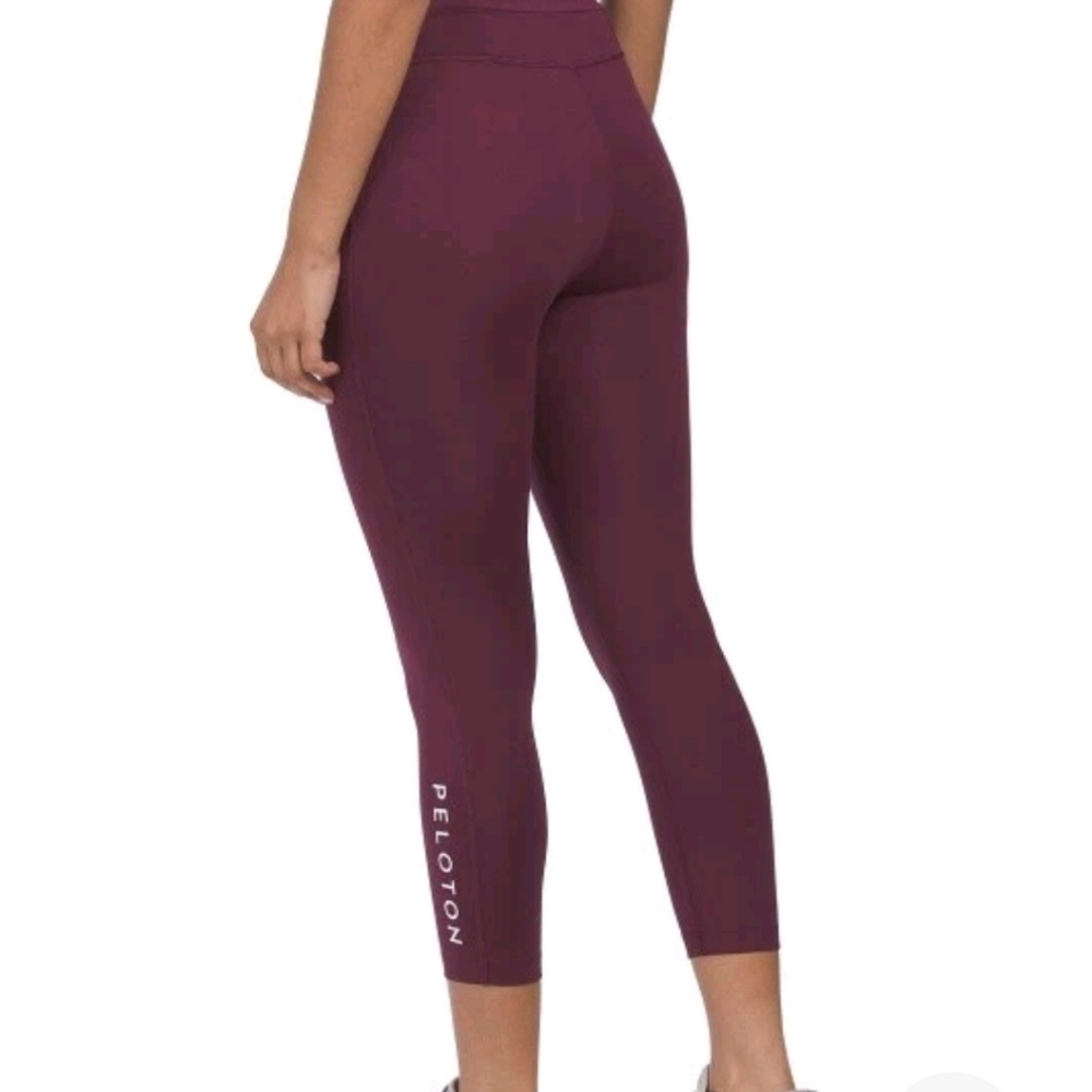 Peloton Move Mission Maroon Capri Leggings Size Medium
